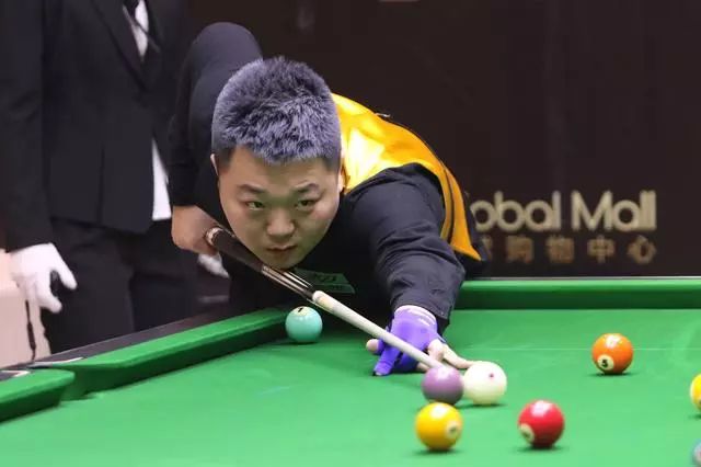 角的年轻中 角的年轻中