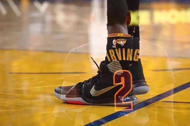 间距被拉开 间距被拉开